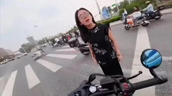 后续：女司机气到流产公布完整行车记录仪j9九游会网站入口河北女司机与骑手冲突(图16)